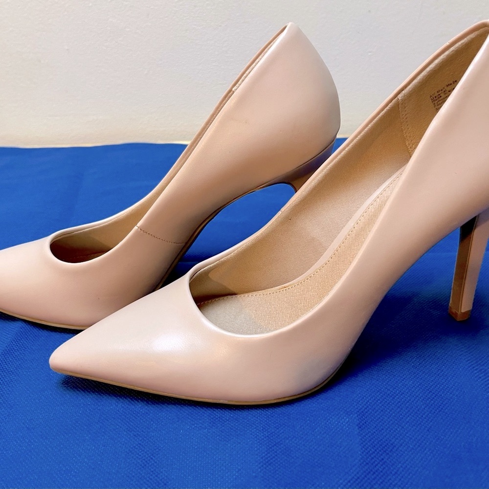Christian Siriano Light Pink/Beige Shoes- Size 9